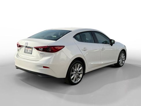 Used 2017 MAZDA MAZDA3 Touring image 5