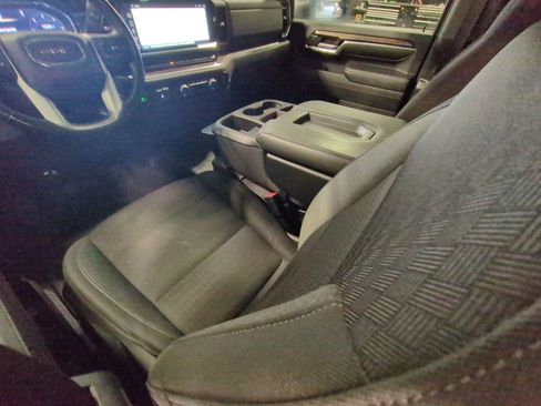 Used 2024 GMC Sierra 2500 SLE w/ SLE Value Package; image 20