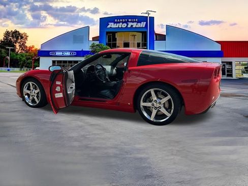 Used 2006 Chevrolet Corvette Coupe w/ Preferred Equipment Group RWD image 27