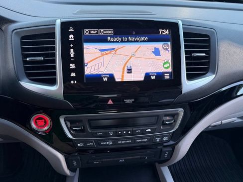 Used 2018 Honda Pilot Touring image 7