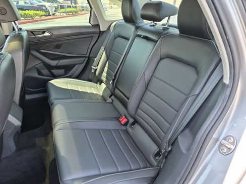 Used 2022 Volkswagen Jetta SE w/ Panoramic Sunroof Package FWD image 30