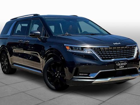 Used 2022 Kia Carnival SX Prestige image 2