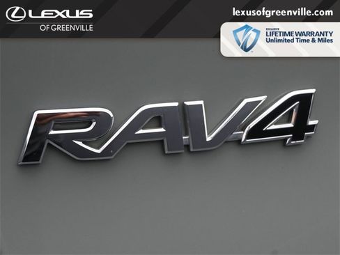 Used 2023 Toyota RAV4 XLE Premium image 11
