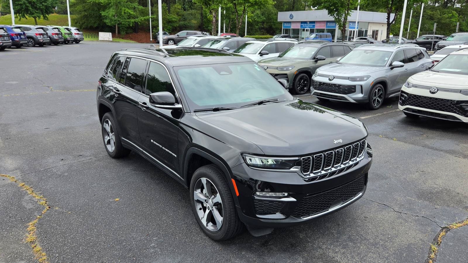 Used 2025 Jeep Grand Cherokee Limited w/ Luxury Tech Group II RWD image 7