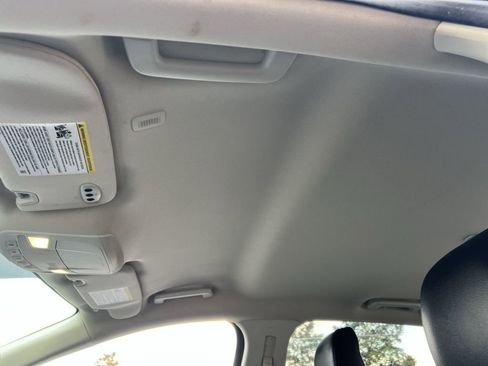 Used 2024 Ford Edge Titanium image 23