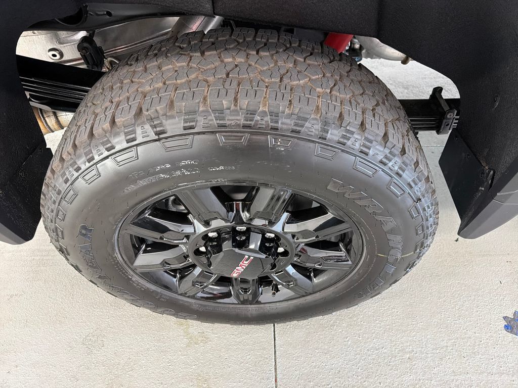 New 2026 GMC Sierra 2500 AT4 w/ Technology Package AWD/4WD image 4