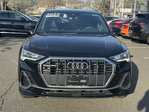 Certified 2025 Audi Q3 2.0T Premium AWD/4WD image 2