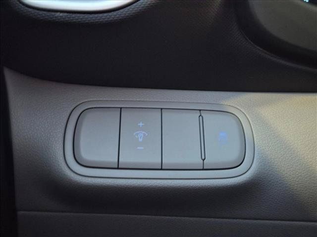 Used 2025 Hyundai Venue SEL FWD image 16