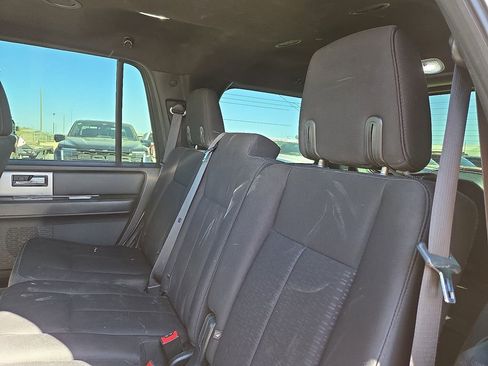 Used 2017 Ford Expedition XLT image 19