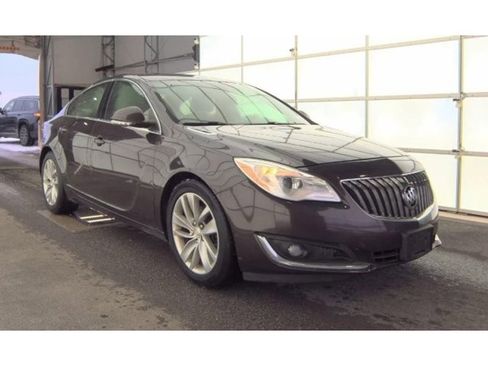 Used 2015 Buick Regal Premium w/ Experience Buick Package image 2