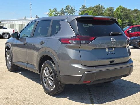 Used 2024 Nissan Rogue S AWD/4WD image 3