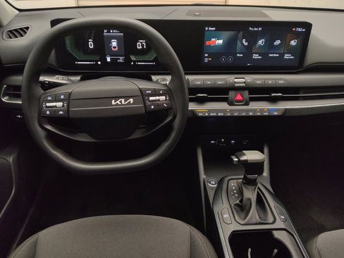 Used 2025 Kia K4 FWD image 22