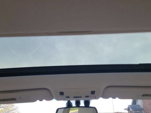 Used 2013 Lexus ES 300h image 33