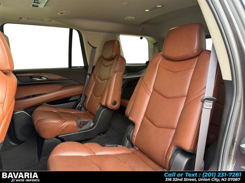Used 2017 Cadillac Escalade Premium Luxury AWD/4WD image 16
