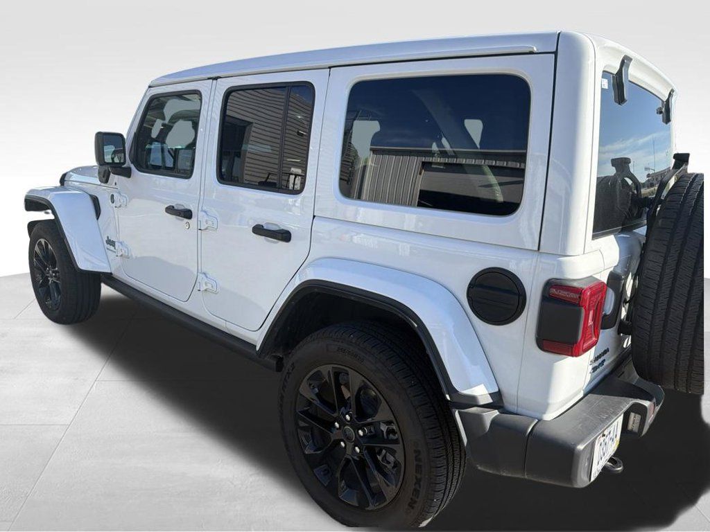 Used 2025 Jeep Wrangler Unlimited Sahara w/ Safety Group AWD/4WD image 31