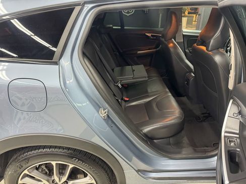 Used 2018 Volvo V60 T5 Cross Country w/ Convenience Package image 17