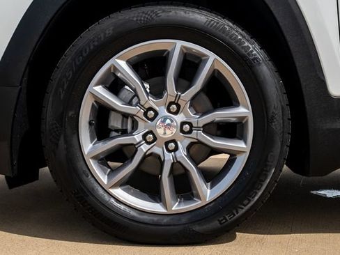 Used 2022 GMC Terrain SLT w/ LPO, Cargo Package FWD image 6