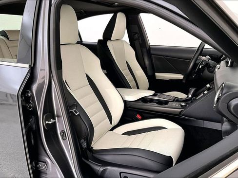 Used 2022 Lexus IS 350 F Sport image 10