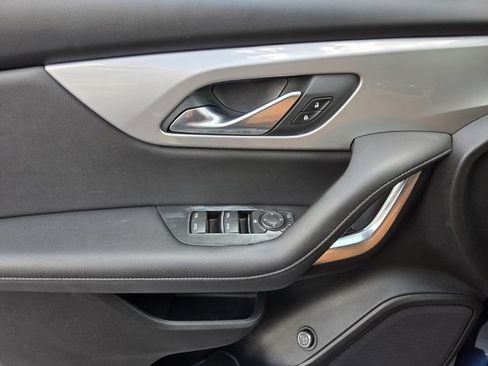 Used 2022 Chevrolet Blazer LT FWD image 19