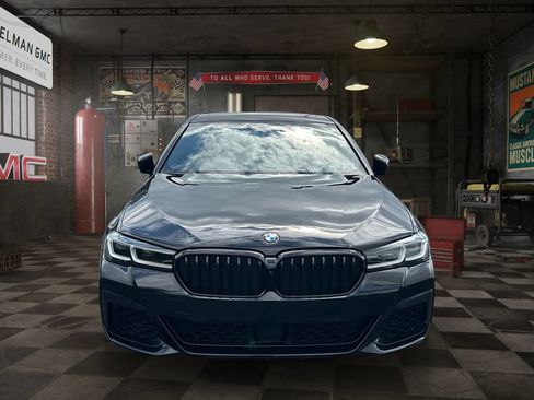 Used 2023 BMW M550i xDrive w/ Executive Package AWD/4WD image 2