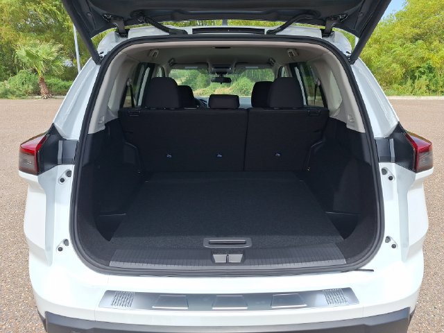 Certified 2026 Nissan Rogue SV w/ Cold Weather Package FWD image 23