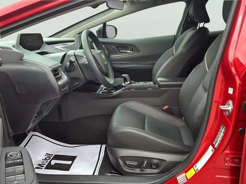 Used 2024 Toyota Prius XLE FWD image 31