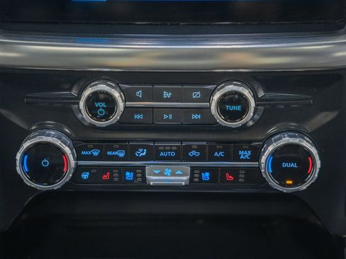 Used 2023 Ford F150 Lariat w/ Equipment Group 502A High image 31