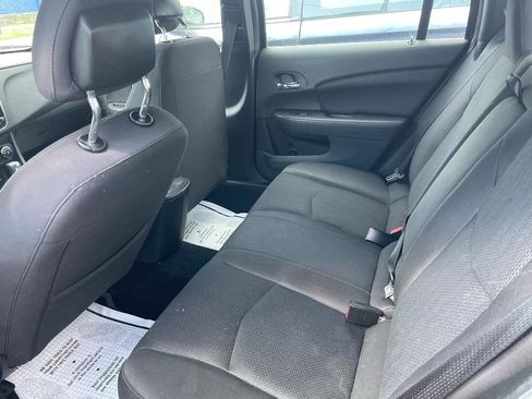 Used 2014 Chrysler 200 LX image 9