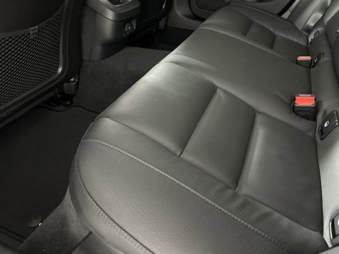 Used 2025 Volvo V60 B5 Cross Country Plus image 33