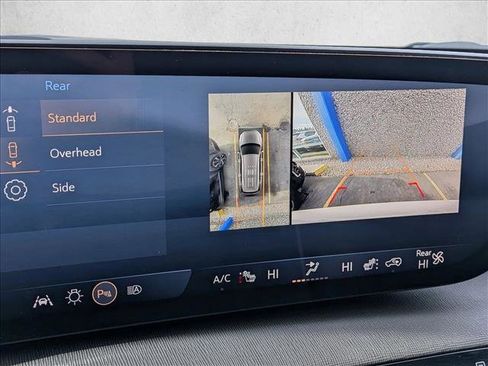 Used 2025 Buick Enclave Preferred image 15