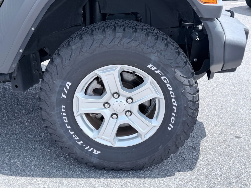 Used 2023 Jeep Wrangler Sport AWD/4WD image 31