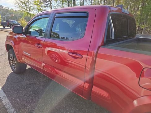Used 2023 Toyota Tacoma TRD Sport image 9