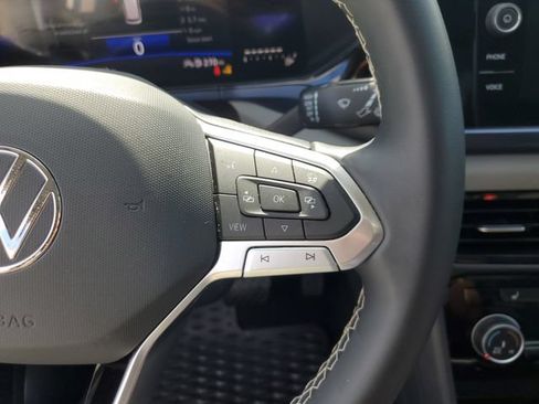 Certified 2023 Volkswagen Taos SE w/ Panoramic Sunroof Package FWD image 33