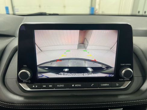 Used 2024 Nissan Rogue SV FWD image 15