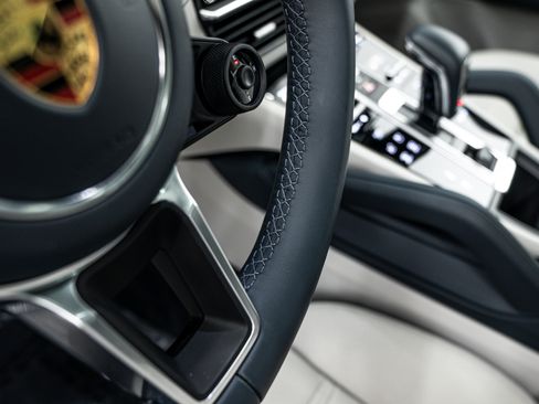 Certified 2023 Porsche Cayenne Platinum Edition AWD/4WD image 27