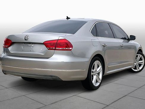 Used 2014 Volkswagen Passat 1.8T SEL Premium image 12