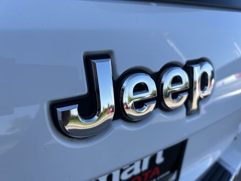 Used 2021 Jeep Grand Cherokee Limited AWD/4WD image 7