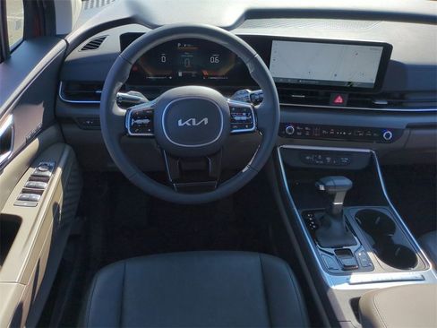 New 2026 Kia Carnival EX image 24