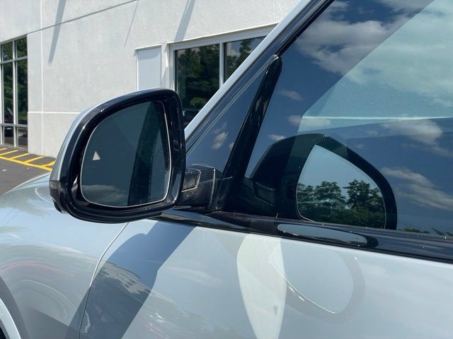 Certified 2024 BMW X5 xDrive40i w/ M Sport Package AWD/4WD image 26