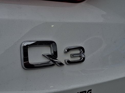 Used 2024 Audi Q3 2.0T Premium AWD/4WD image 32