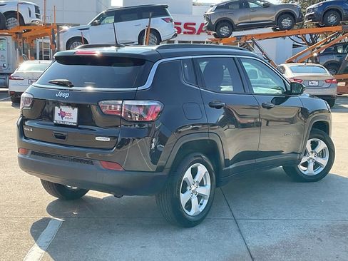 Used 2018 Jeep Compass Latitude w/ Popular Equipment Group image 5
