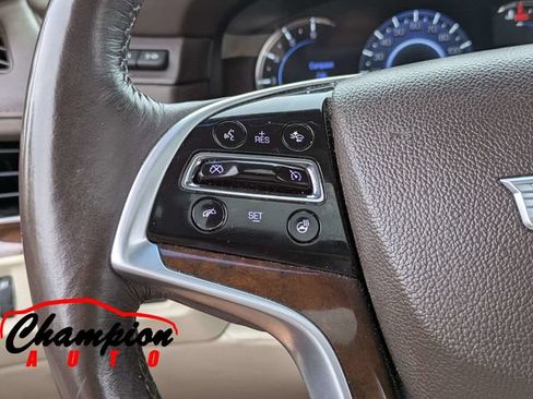 Used 2017 Cadillac Escalade Premium Luxury RWD image 32