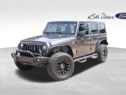 Used 2018 Jeep Wrangler Unlimited Sport S AWD/4WD image 1