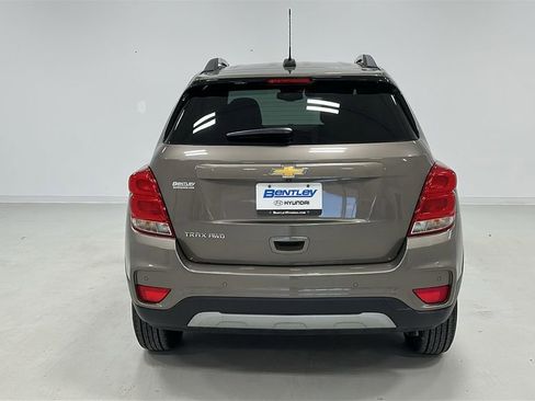 Used 2022 Chevrolet Trax LT w/ Premium Seat Package AWD/4WD image 5