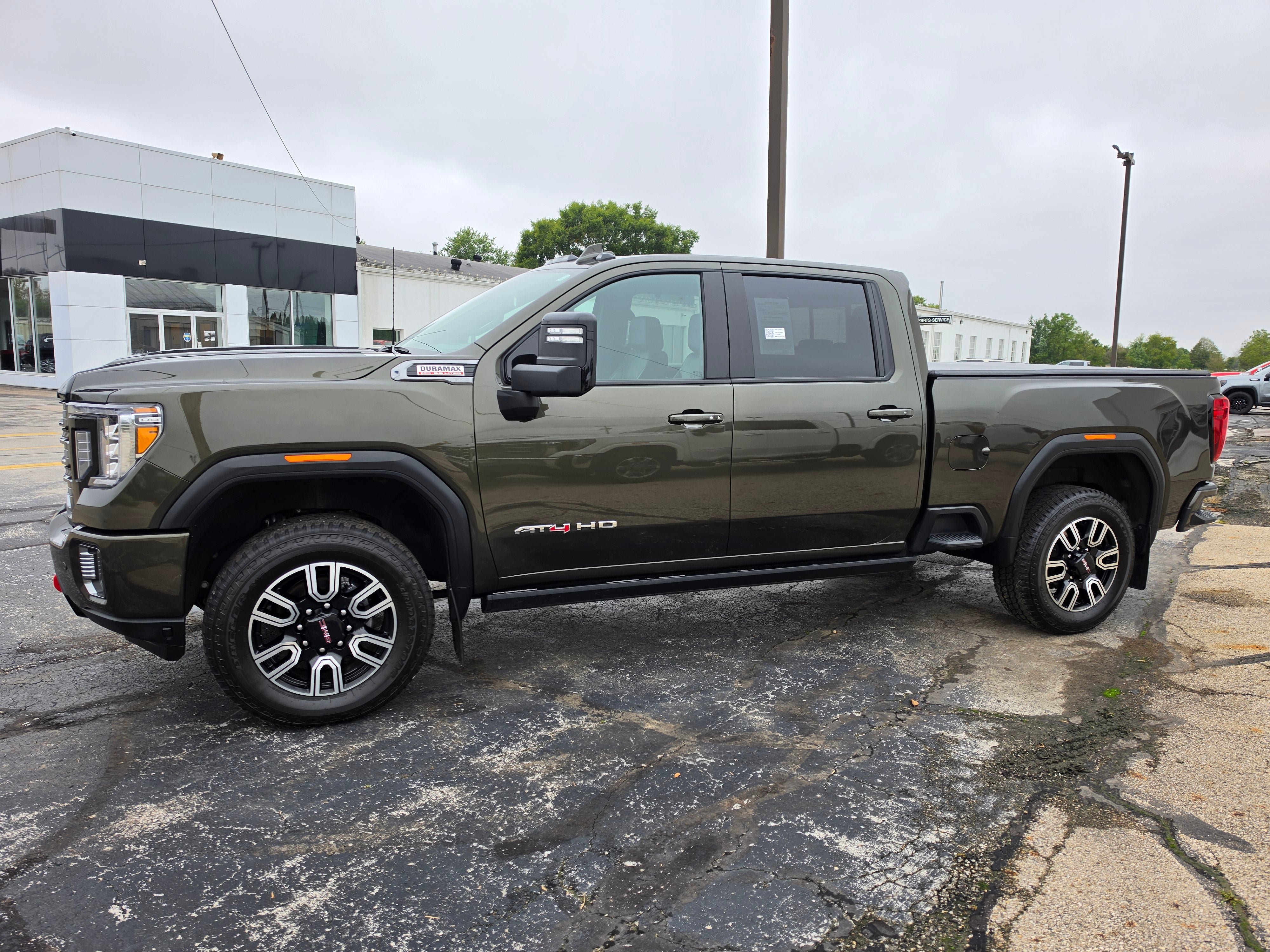 Used 2022 GMC Sierra 2500 AT4 w/ AT4 Preferred Package AWD/4WD image 8
