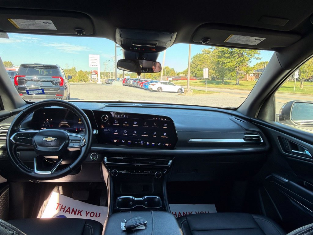 Used 2026 Chevrolet Traverse LT FWD image 15