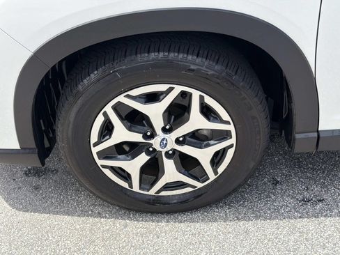 Certified 2023 Subaru Forester Premium AWD/4WD image 12