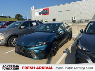 Used 2025 Toyota Camry SE FWD video 1