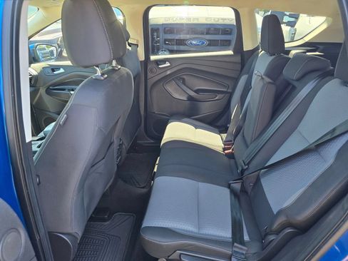 Used 2017 Ford Escape SE w/ Equipment Group 201A AWD/4WD image 17