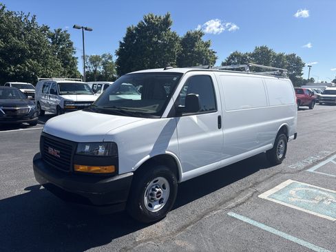 Used 2023 GMC Savana 2500 Extended w/ Driver Convenience Package RWD image 4